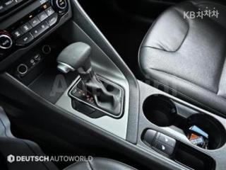 2018 KIA NIRO 1.6 LUXURY - 9