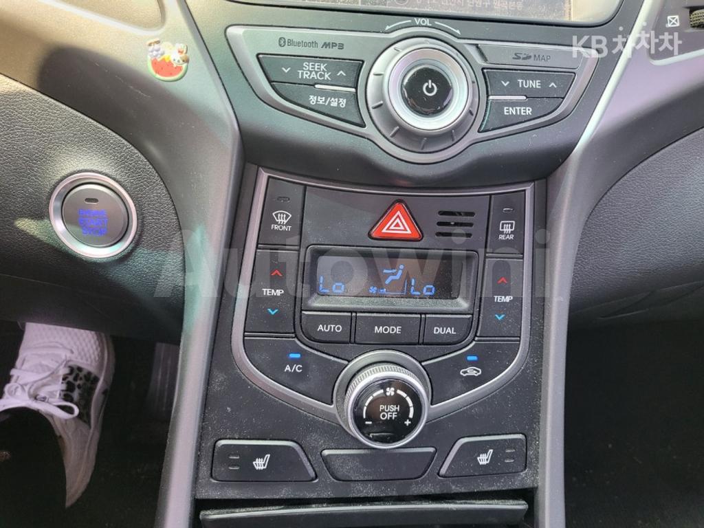 2015 HYUNDAI  AVANTE ELANTRA 1.6 GDI MORDERN BASIC - 14
