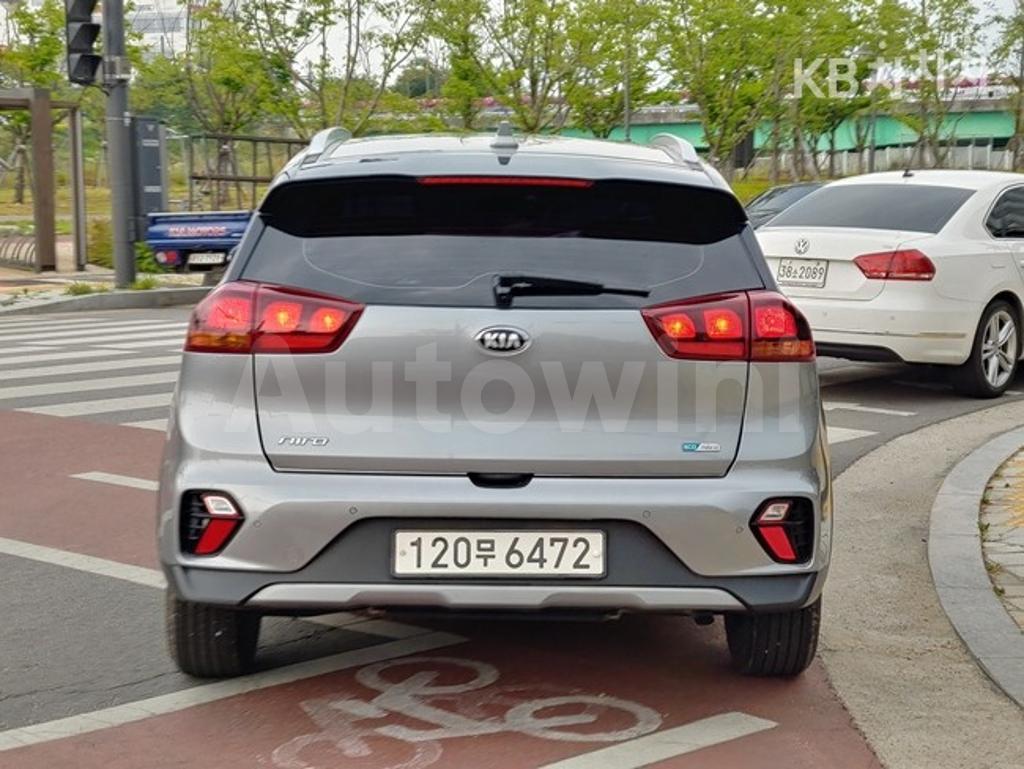 KNACA81CGLA305886 2020 KIA  NIRO 1.6 HEV TRENDY-4
