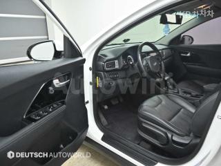 2018 KIA NIRO 1.6 PRESTIGE - 11