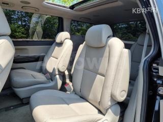 2018 KIA  CARNIVAL SEDONA 9 SEATS 2.2 DIESEL PRESTIGE - 11