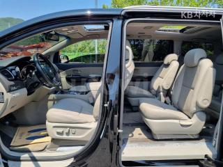 2018 KIA  CARNIVAL SEDONA 9 SEATS 2.2 DIESEL PRESTIGE - 12