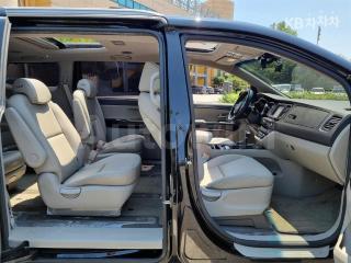 2018 KIA  CARNIVAL SEDONA 9 SEATS 2.2 DIESEL PRESTIGE - 13