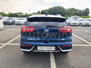 KNACC81CGJA167684 2018 KIA NIRO 1.6 NOBLESSE-3
