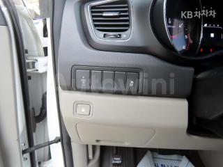 2018 KIA  CARNIVAL SEDONA 9 SEATS 2.2 DIESEL LUXURY - 12