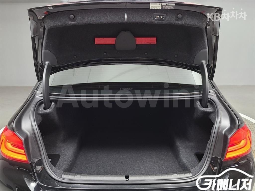 2018 BMW 5 SERIES 520D F10(10~16년) - 12