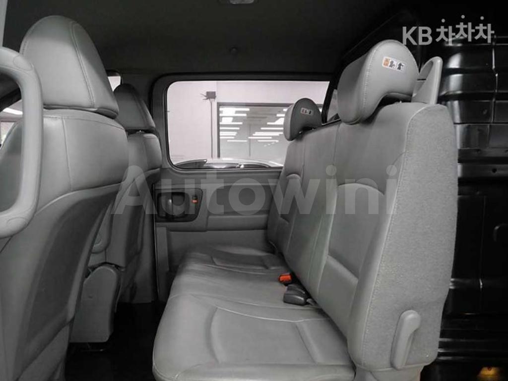 2017 HYUNDAI GRAND STAREX H-1 5 SEATS VAN CVX SMART - 11