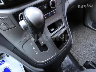 2017 HYUNDAI GRAND STAREX H-1 5 SEATS VAN CVX MORDERN - 9