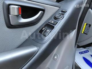 2017 HYUNDAI GRAND STAREX H-1 5 SEATS VAN CVX MORDERN - 13