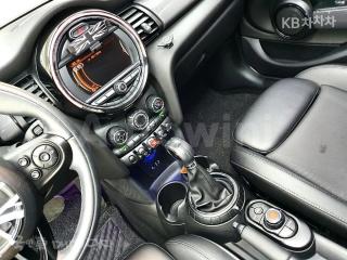 2015 MINI COOPER 5DOORS D 1.5 미드트림 - 11