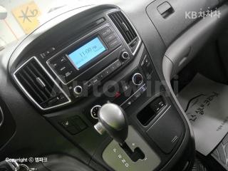 2017 HYUNDAI GRAND STAREX H-1 5 SEATS VAN CVX SMART - 9