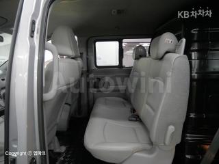 2017 HYUNDAI GRAND STAREX H-1 5 SEATS VAN CVX SMART - 11