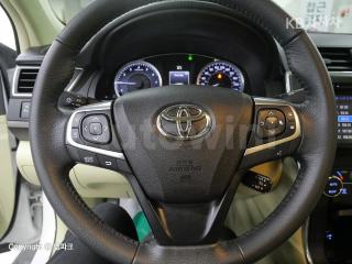 2017 TOYOTA CAMRY 2.5 XLE - 8