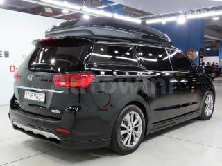 KNAME811BKS576575 2019 KIA  CARNIVAL HIGH-ROOF-LIMOUSINE 3.3 GASOLINE 9 SEATS NOBLESSE SPECIAL-3