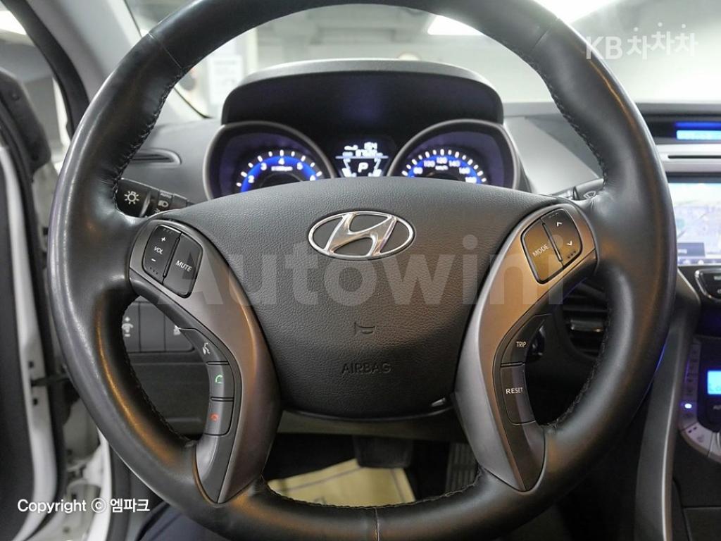 2013 HYUNDAI AVANTE MD ELANTRA M16 GDI SMART - 8
