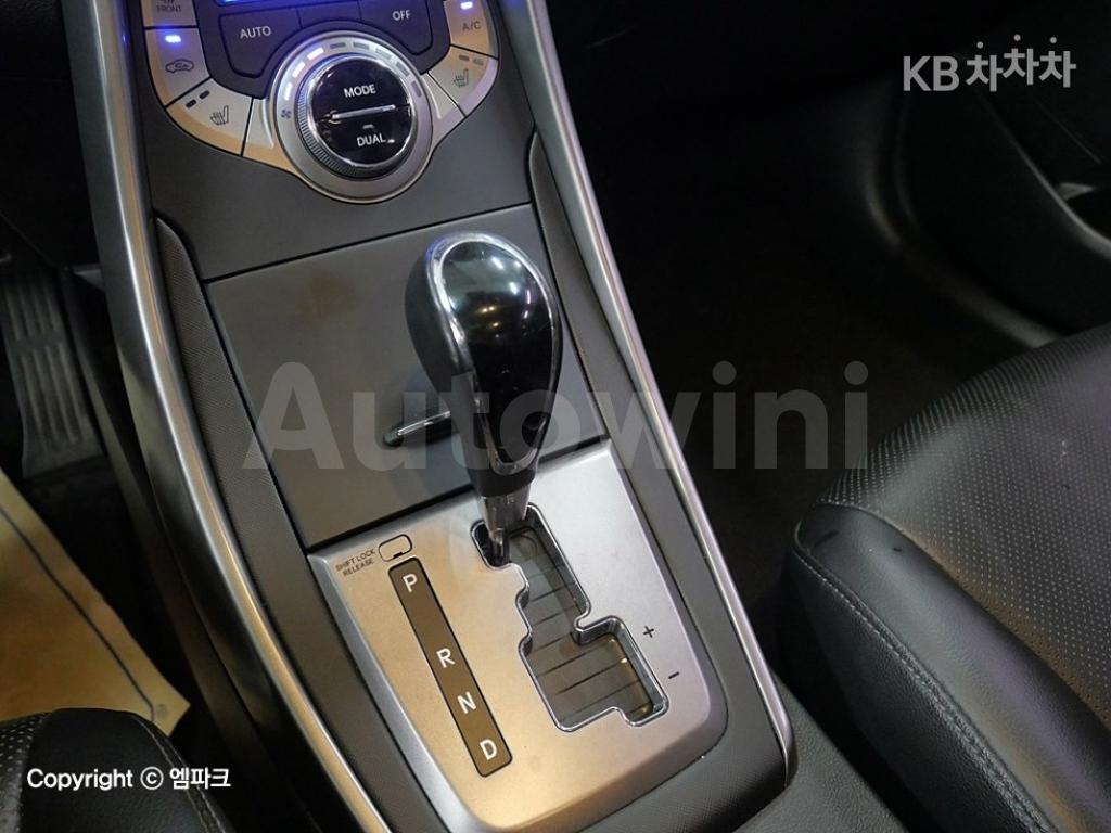 2013 HYUNDAI AVANTE MD ELANTRA M16 GDI SMART - 15