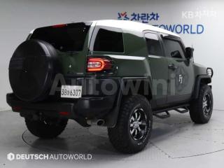 JTEBU4BF0AK098485 2010 TOYOTA FJ CRUISER 4WD V6-1