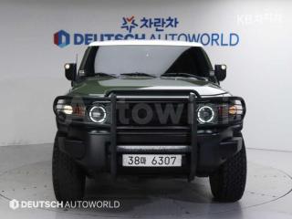 JTEBU4BF0AK098485 2010 TOYOTA FJ CRUISER 4WD V6-2