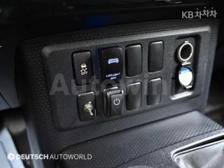 2010 TOYOTA FJ CRUISER 4WD V6 - 17