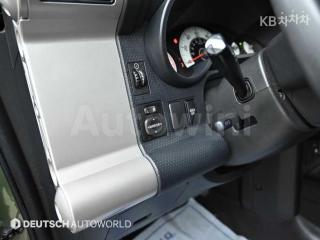 2010 TOYOTA FJ CRUISER 4WD V6 - 19