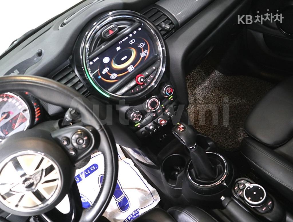 2018 MINI COOPER 5DOORS D 1.5 미드트림 - 11