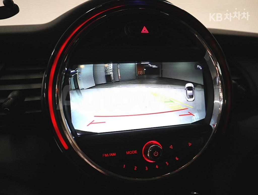 2018 MINI COOPER 5DOORS D 1.5 미드트림 - 12