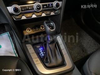 2020 HYUNDAI  AVANTE ELANTRA 1.6 GDI SMART BASIC - 17