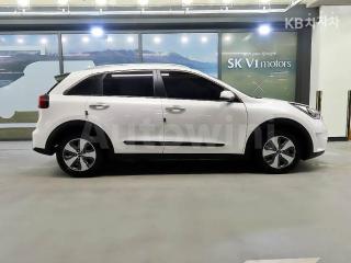 KNACB81CGJA165536 2018 KIA NIRO 1.6 PRESTIGE-2