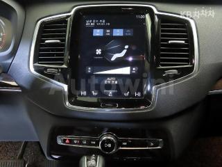 2017 VOLVO XC90 D5 MOMENTUM - 11