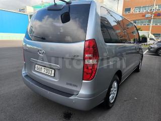 KMFWBX7KBHU882788 2017 HYUNDAI GRAND STAREX H-1 3 SEATS VAN SMART-2