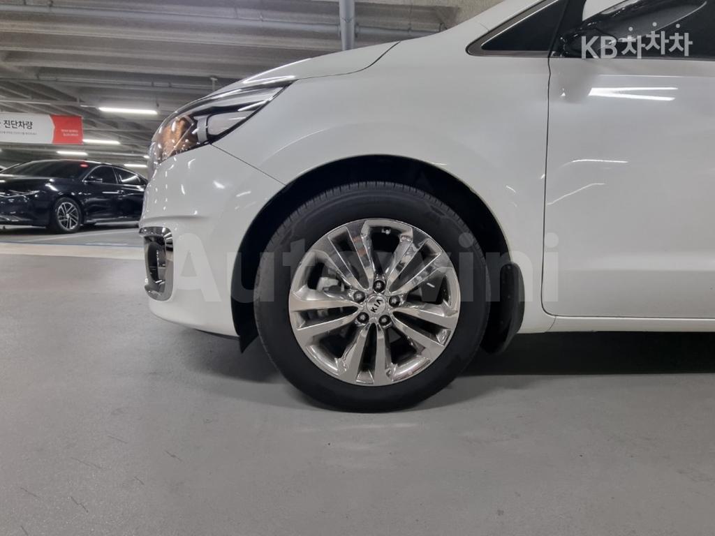 2017 KIA  CARNIVAL SEDONA 9 SEATS 2.2 DIESEL PRESTIGE - 13