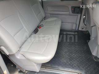 KMFWBX7KBLU125974 2020 HYUNDAI  GRAND STAREX VAN 5 SEATS MORDERN-4