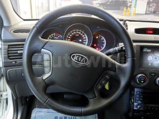 2010 KIA LOTZE INNOVATION OPTIMA MAGENTIS LX20 BASIC - 8