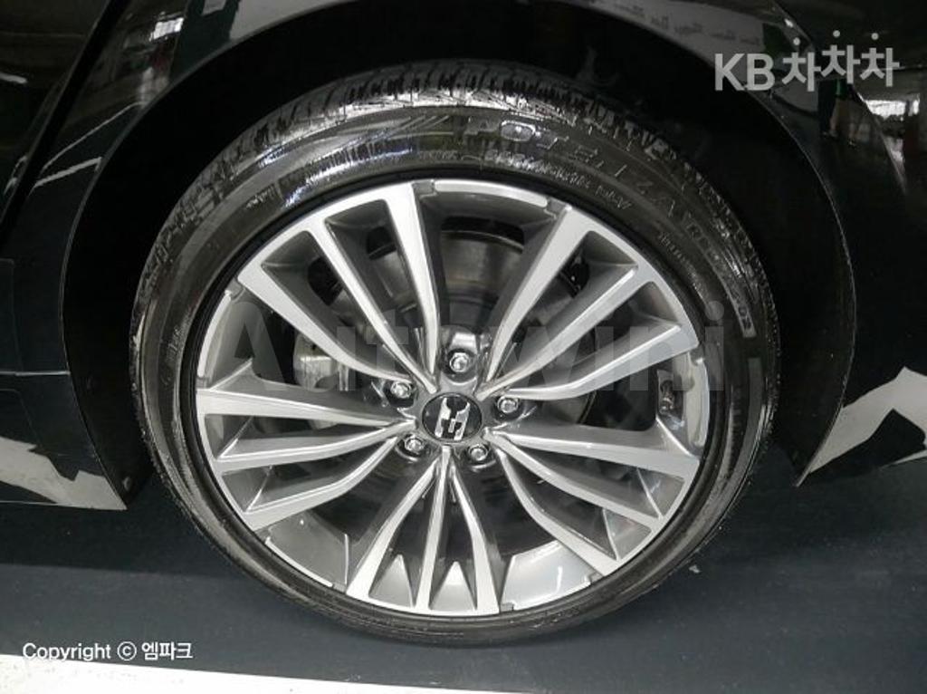 2020 KIA STINGER 2.0 TURBO 2WD PLATINUM - 9