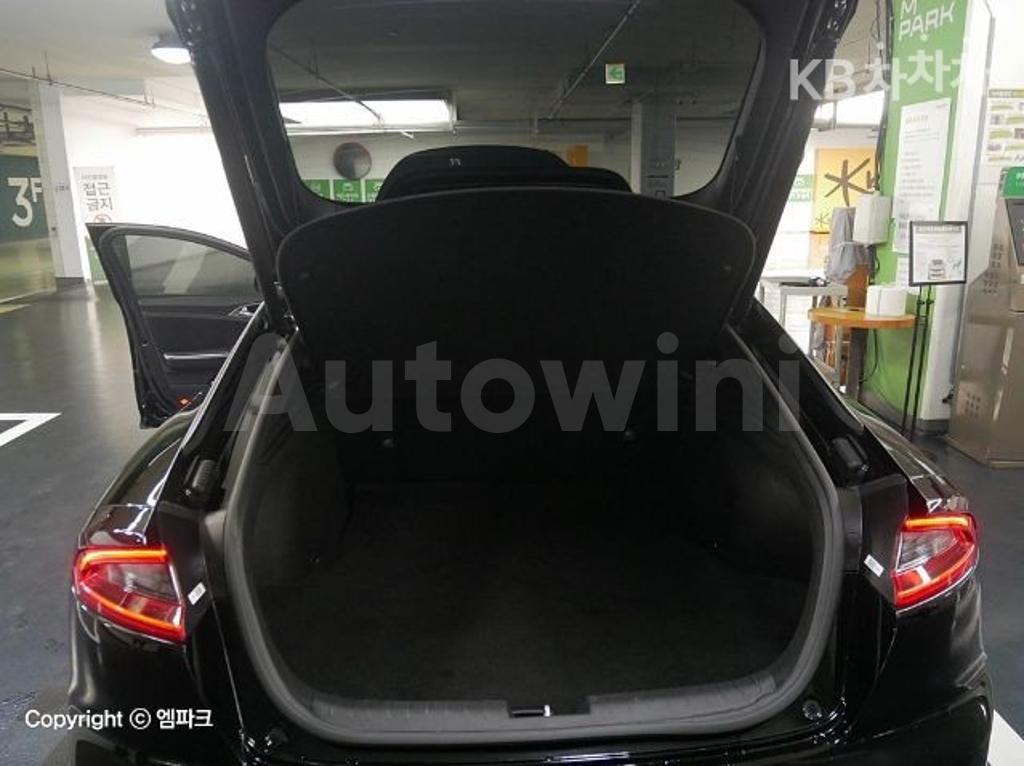 2020 KIA STINGER 2.0 TURBO 2WD PLATINUM - 12