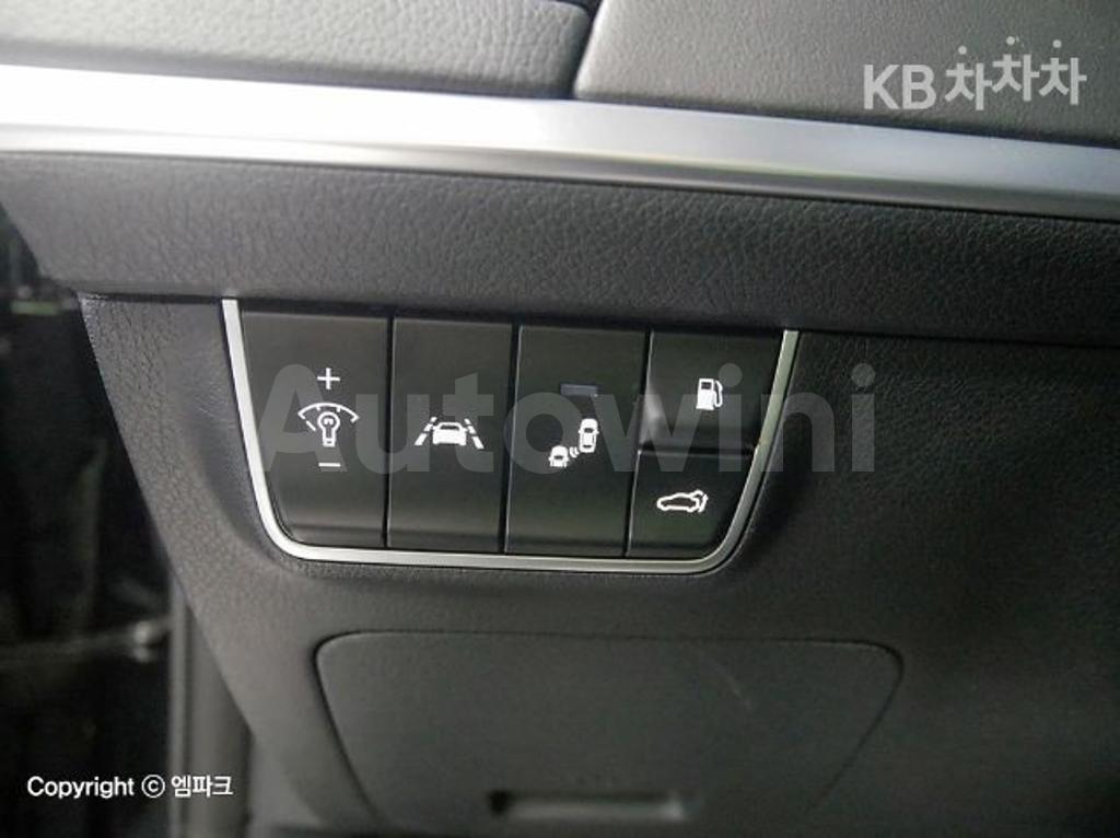 2020 KIA STINGER 2.0 TURBO 2WD PLATINUM - 13
