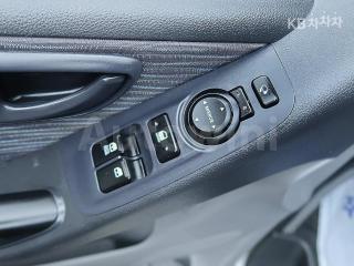 2017 HYUNDAI GRAND STAREX H-1 5 SEATS VAN SMART - 13