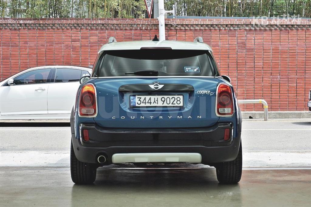 WMWYU1107J3D19424 2018 MINI COOPER COUNTRYMAN D ALL4 2.0 BASIC-2