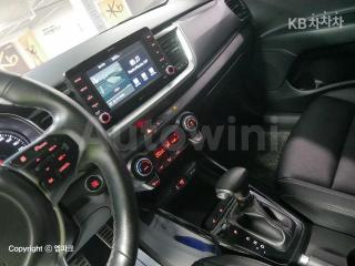 2018 KIA STONIC GASOLINE 1.4 MPI PRESTIGE - 9