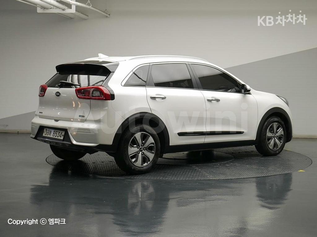 KNACB81CGJA147648 2018 KIA  NIRO 1.6 HEV PRESTIGE-2