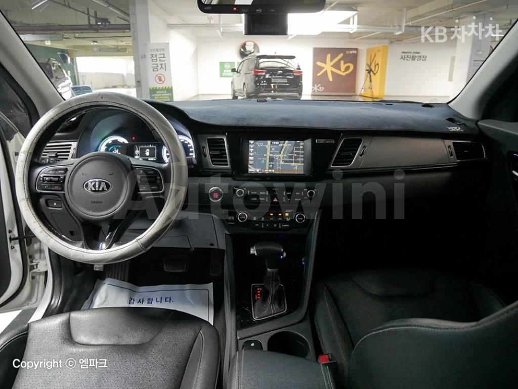 KNACB81CGJA147648 2018 KIA  NIRO 1.6 HEV PRESTIGE-5