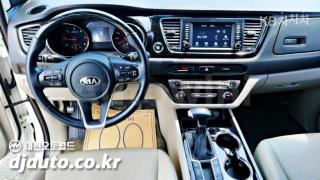 2019 KIA  CARNIVAL SEDONA 11 SEATS 2.2 DIESEL PRESTIGE - 8