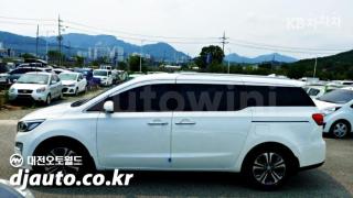 2019 KIA  CARNIVAL SEDONA 11 SEATS 2.2 DIESEL PRESTIGE - 16