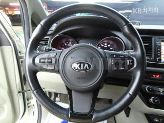 2015 KIA  CARNIVAL SEDONA 11 SEATS 2.2 DIESEL LUXURY - 9