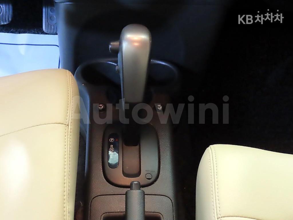 2013 NISSAN CUBE 1.8 SL CVT - 12