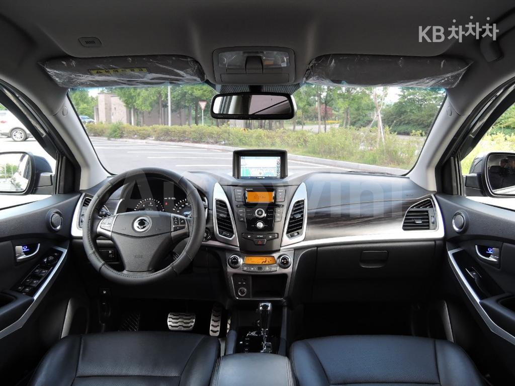 KPBBH3AK1FP188949 2015 SSANGYONG  KORANDO C 2.0 ADVENTURE 60TH EDITION 2WD-4
