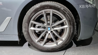 2019 BMW  5SERIES G30  520D M SPORT PLUS - 5