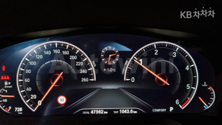 2019 BMW  5SERIES G30  520D M SPORT PLUS - 8