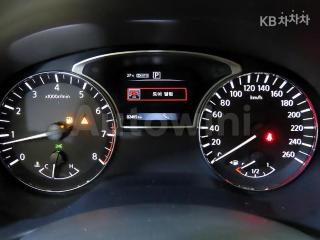 2016 NISSAN PATHFINDER 3.5 4WD SE - 9