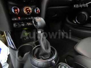 2017 MINI COOPER 3DOORS D 1.5 HIGH트림 - 10